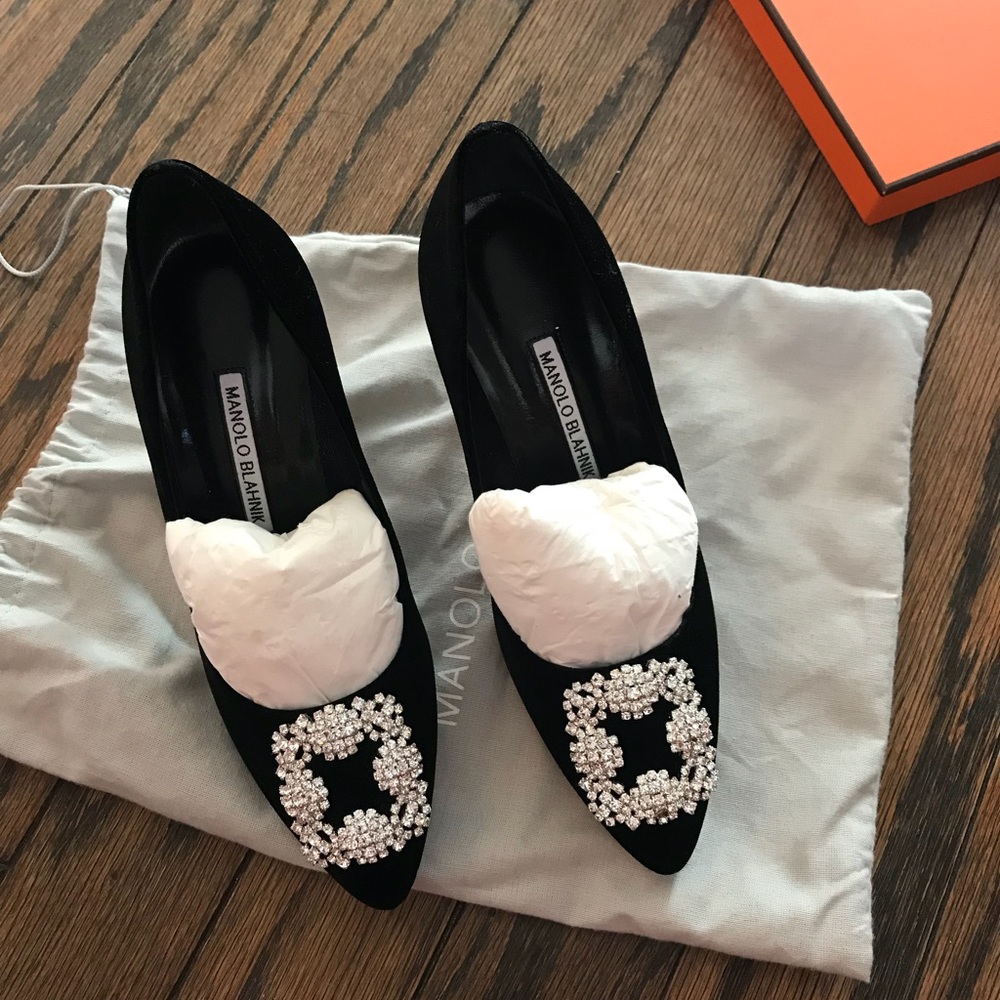 Auth Manolo Blahnik Hangisi 70mm Pump $1025 37.5